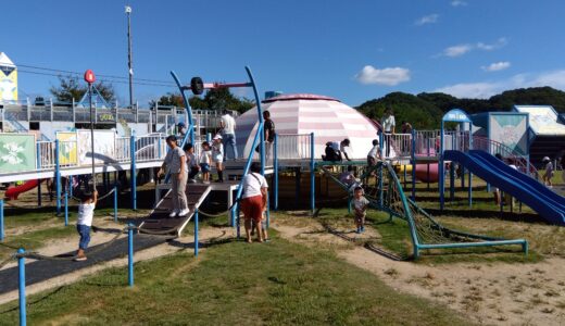 ＜遊び場＞道の駅　湖畔の里　福富の大型遊具遊んでみよう。